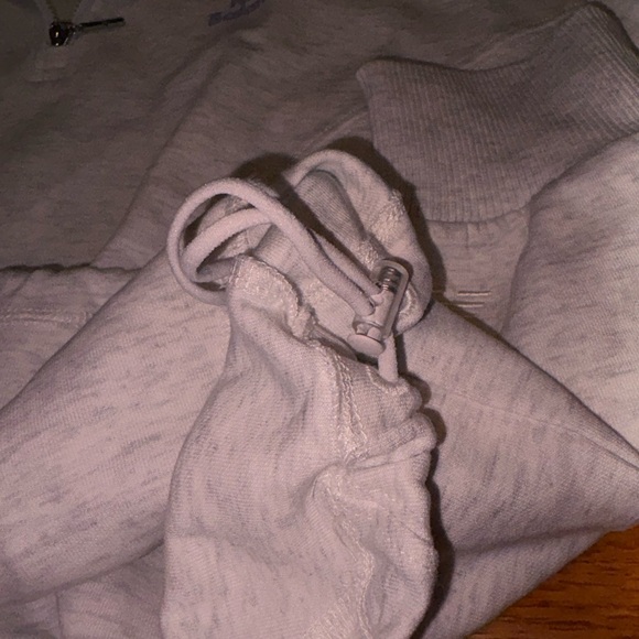 New Balance Women's Light Gray quarter zip - Picture 3 of 3